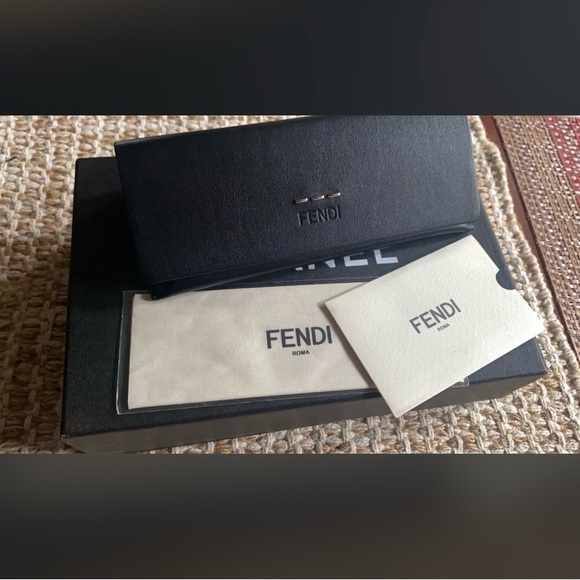 Fendi Sunglasses - Picture 6 of 8